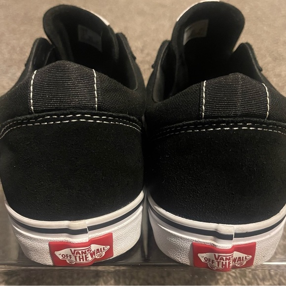 Men’s Vans Size 9. Very Clean. - Picture 4 of 6